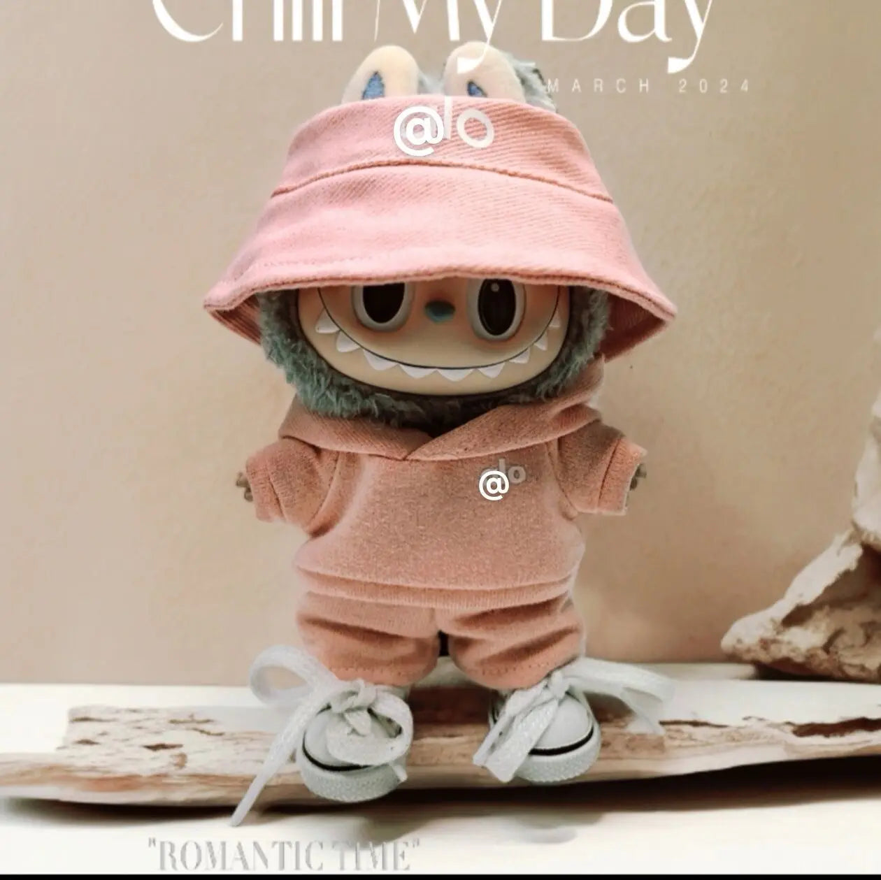 Clothes only] one or two generations of LABUBU sitting party keychain Labubu clothes pendant fashion cute casual suit